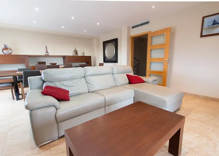 Catalunya Casas Tranquil Paradise, Private Pool And Only 200 Meters To Beach!
